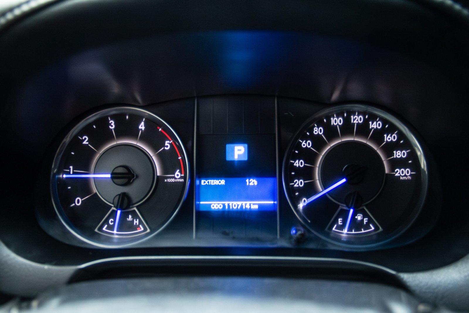 Toyota Fortuner Sr5 — foto 17 de 19