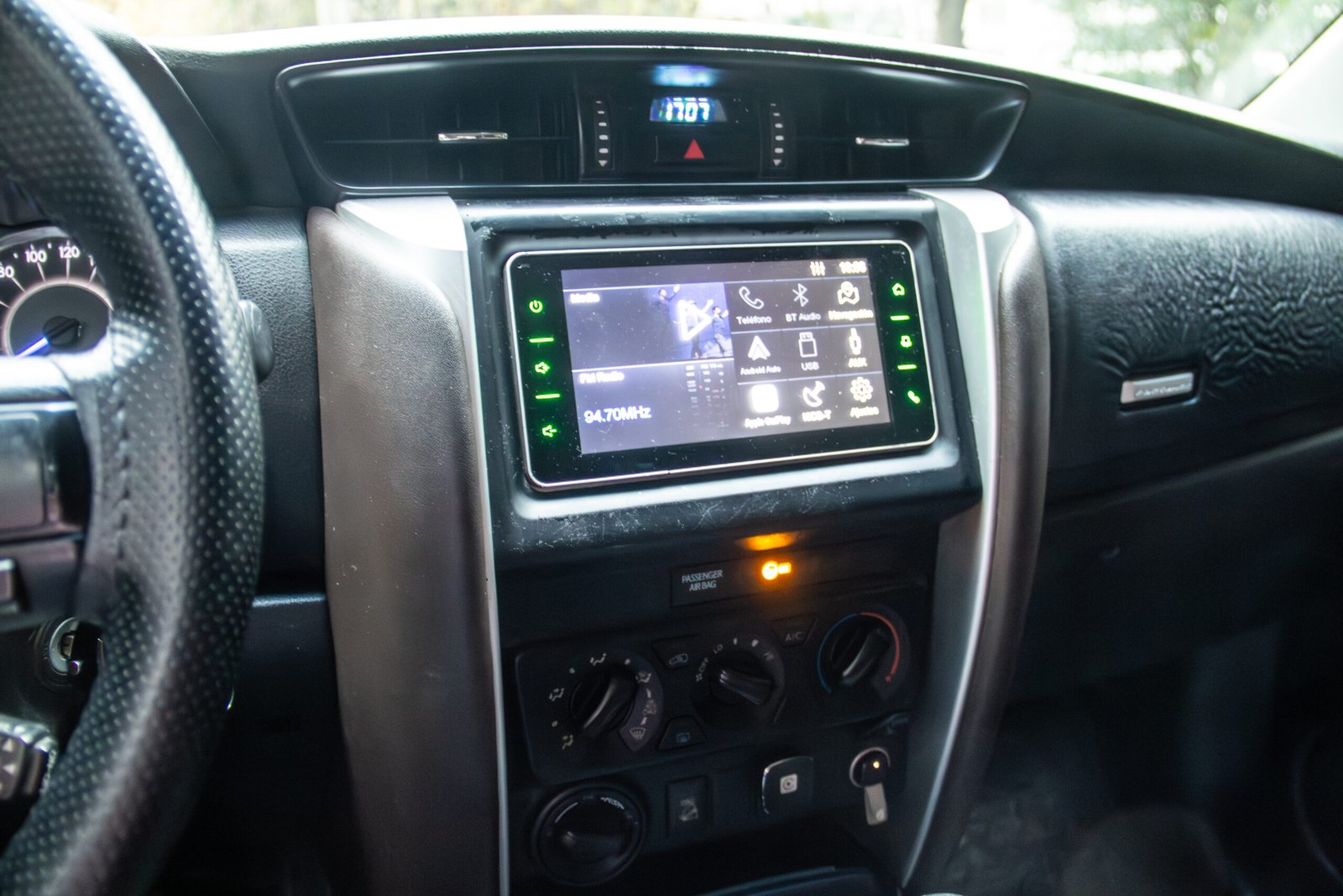Toyota Fortuner Sr5 — foto 18 de 19