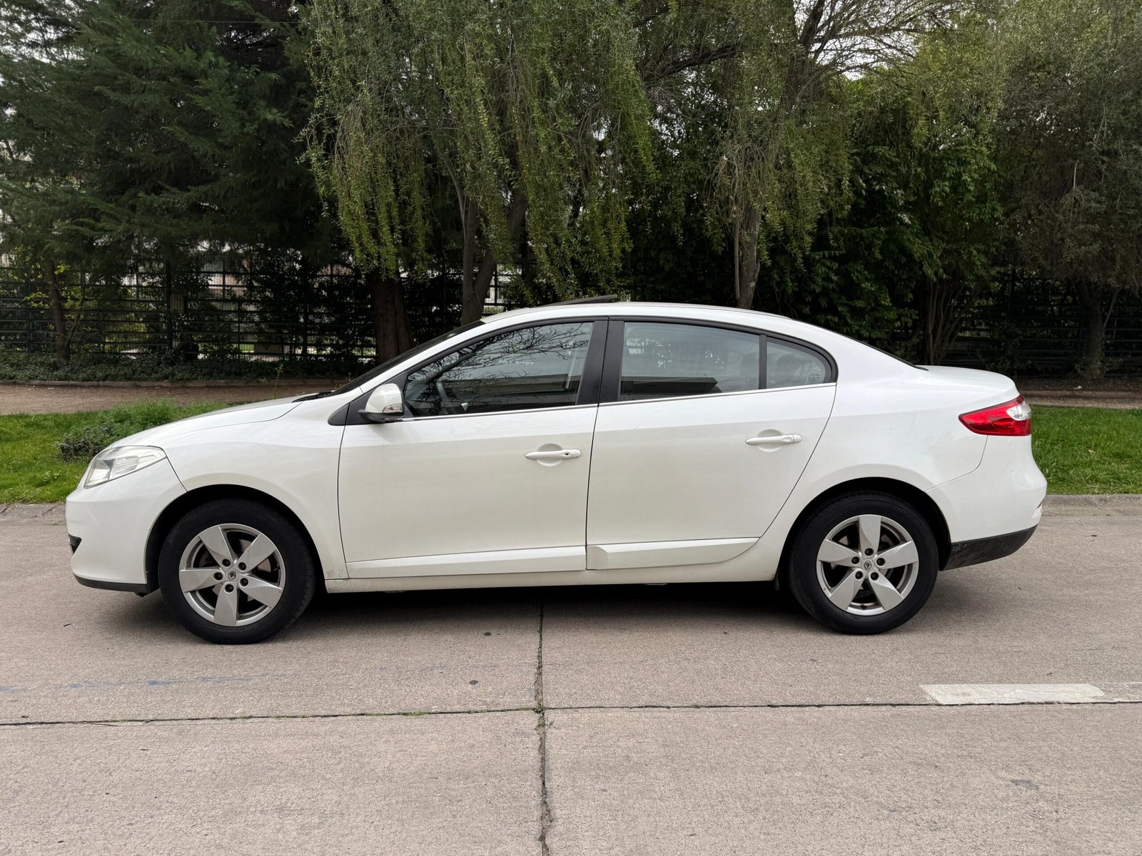 Renault Fluence Privilege — foto 5 de 20