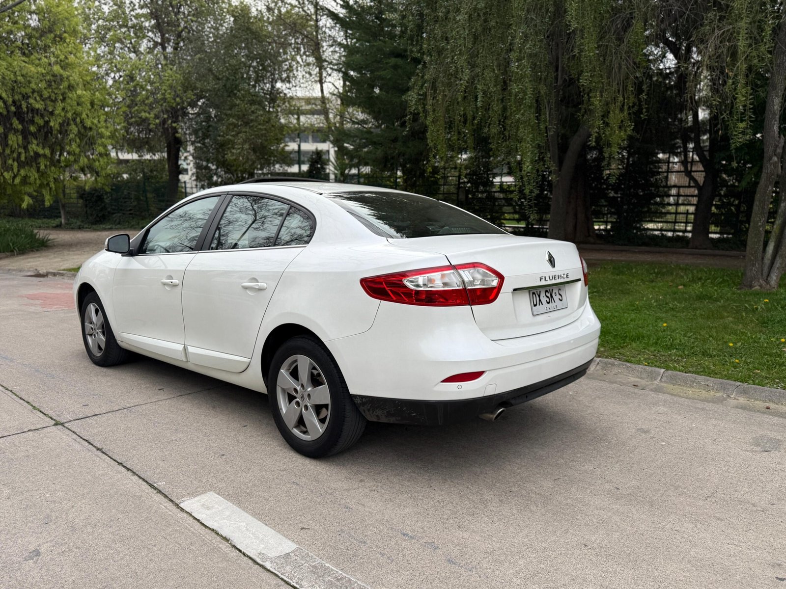 Renault Fluence Privilege — foto 6 de 20