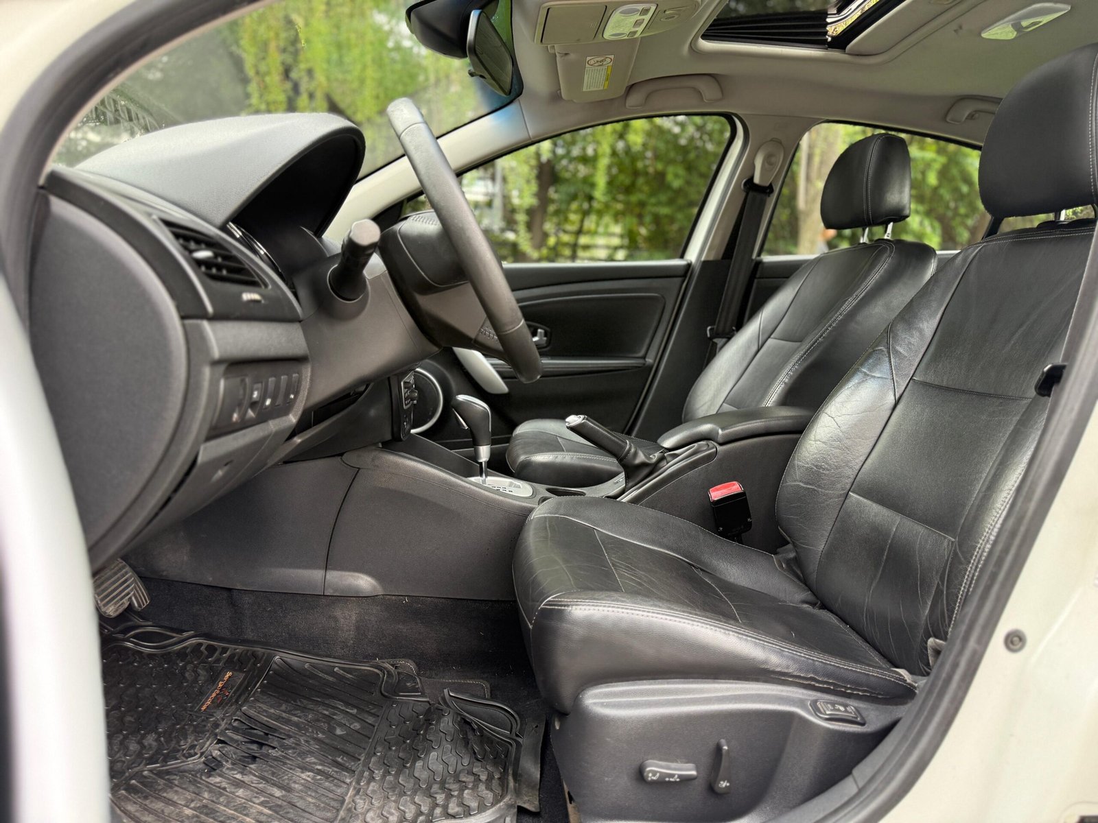 Renault Fluence Privilege — foto 9 de 20