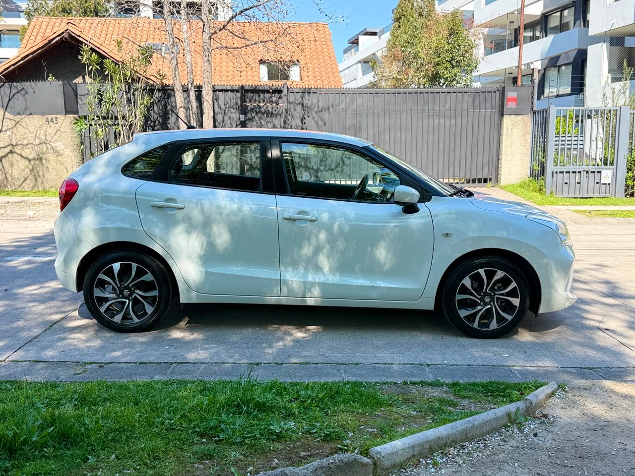 Suzuki Baleno — foto 4 de 19