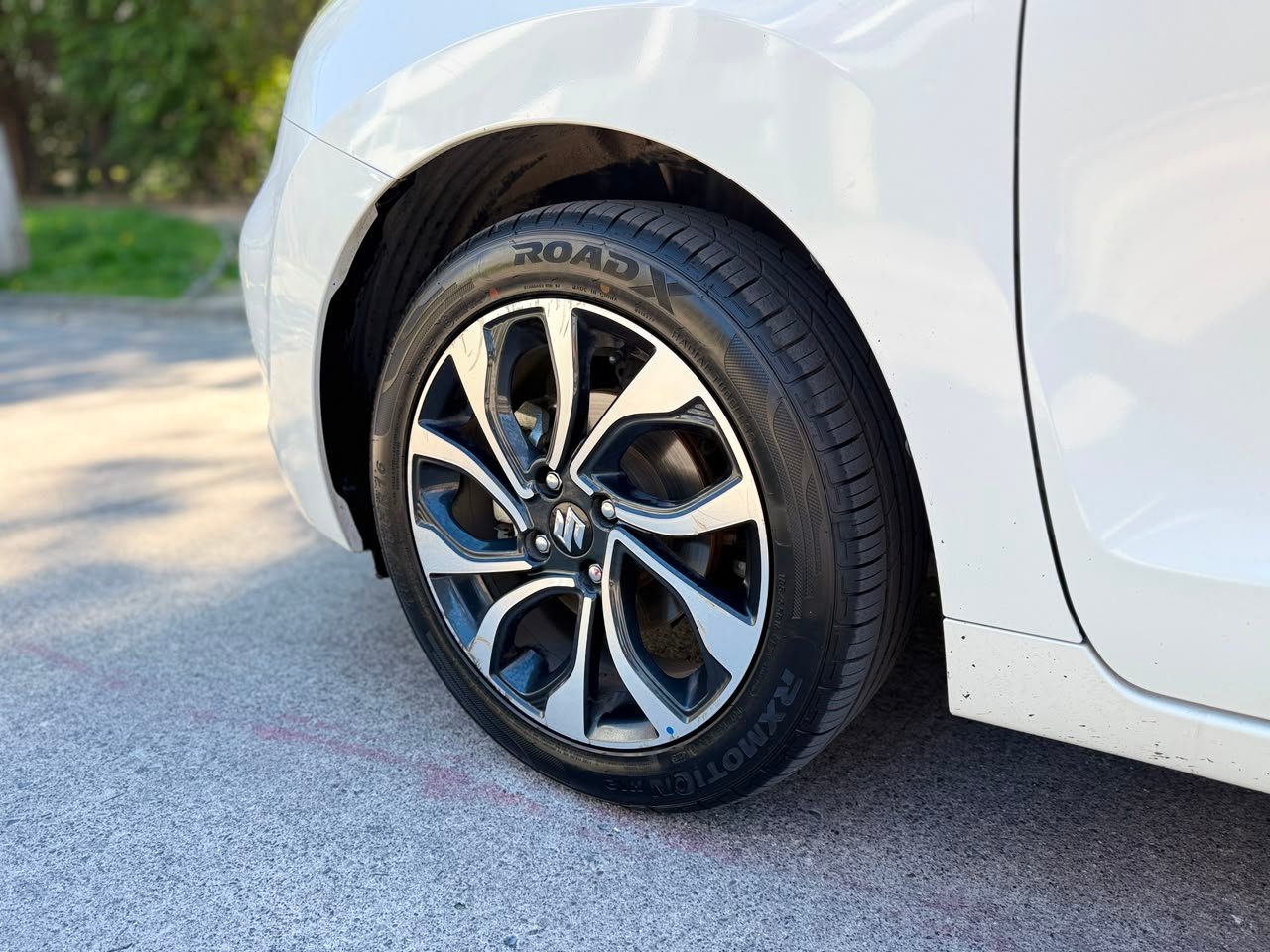 Suzuki Baleno — foto 9 de 19