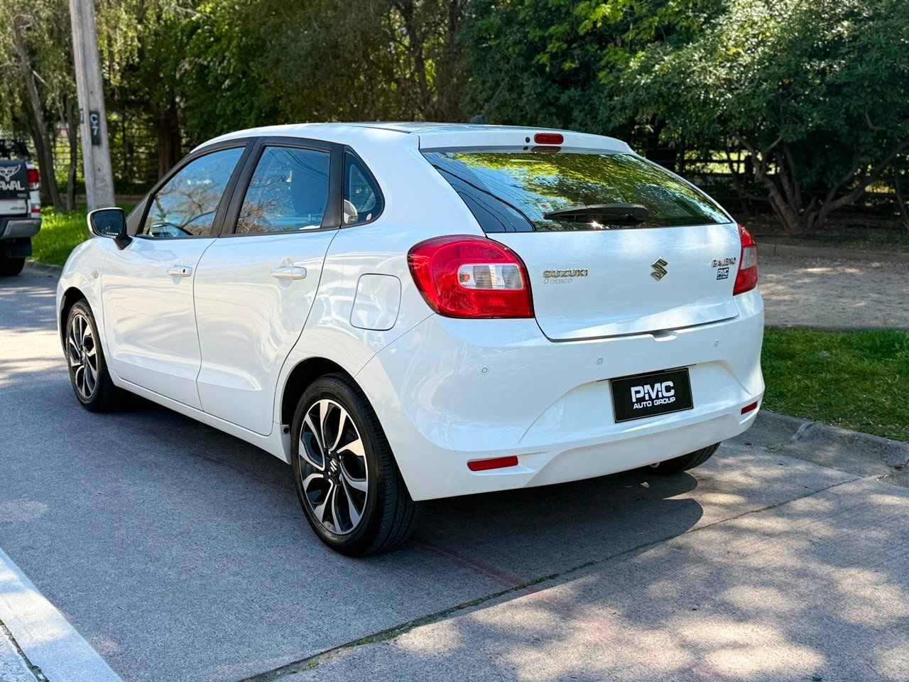 Suzuki Baleno — foto 6 de 19