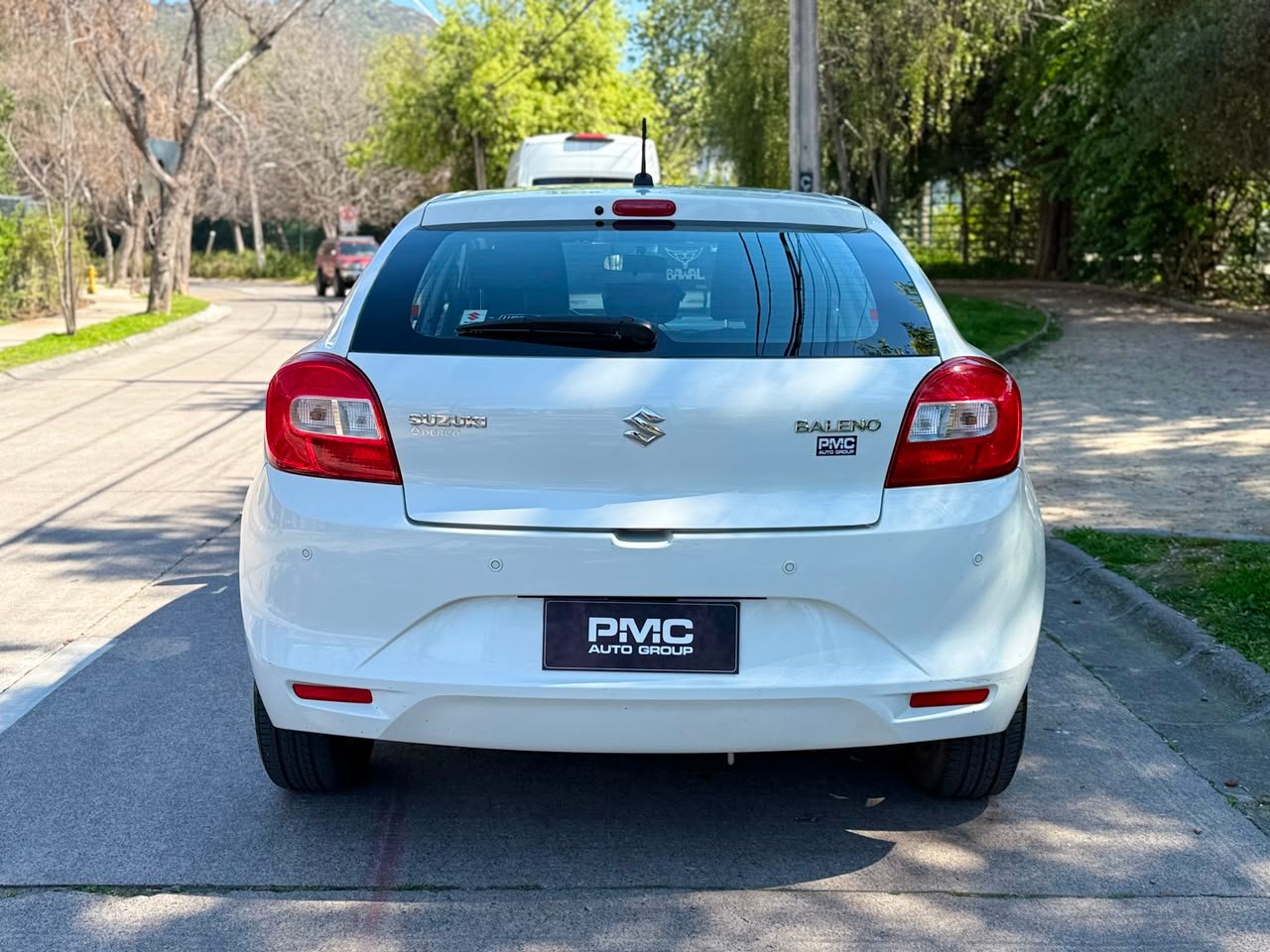Suzuki Baleno — foto 7 de 19