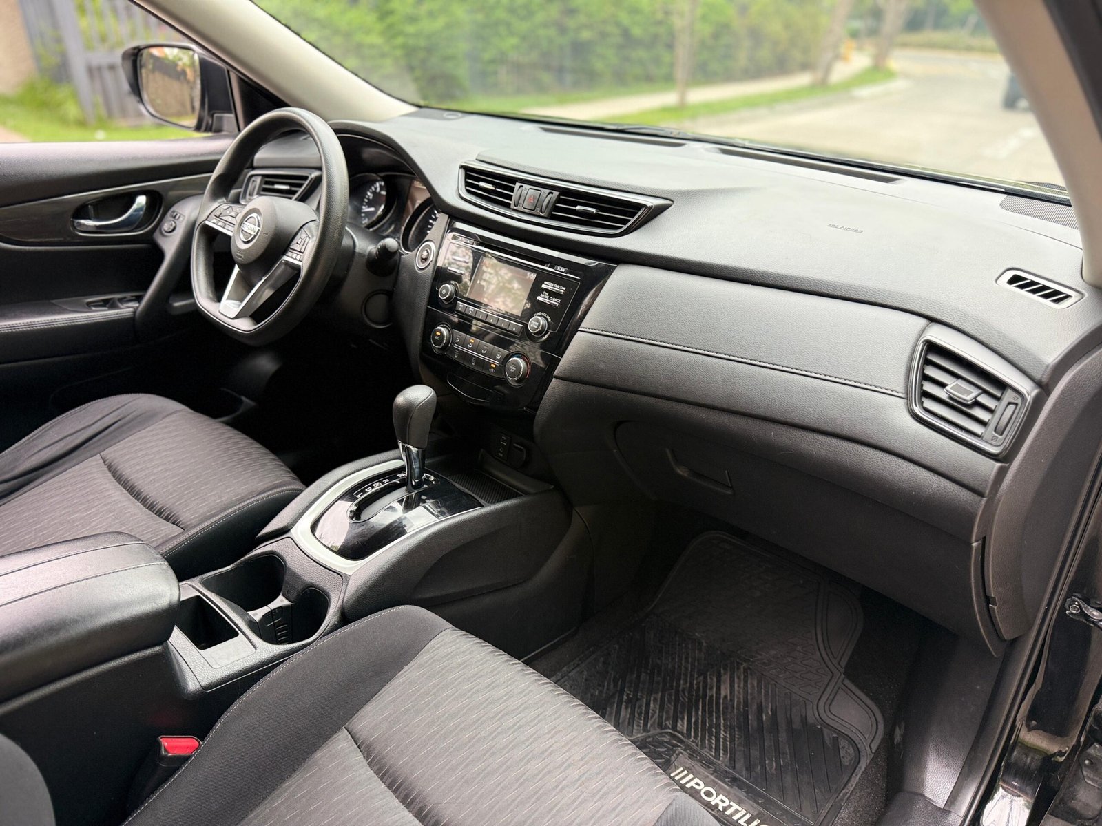 Nissan X-Trail T32 — foto 19 de 21
