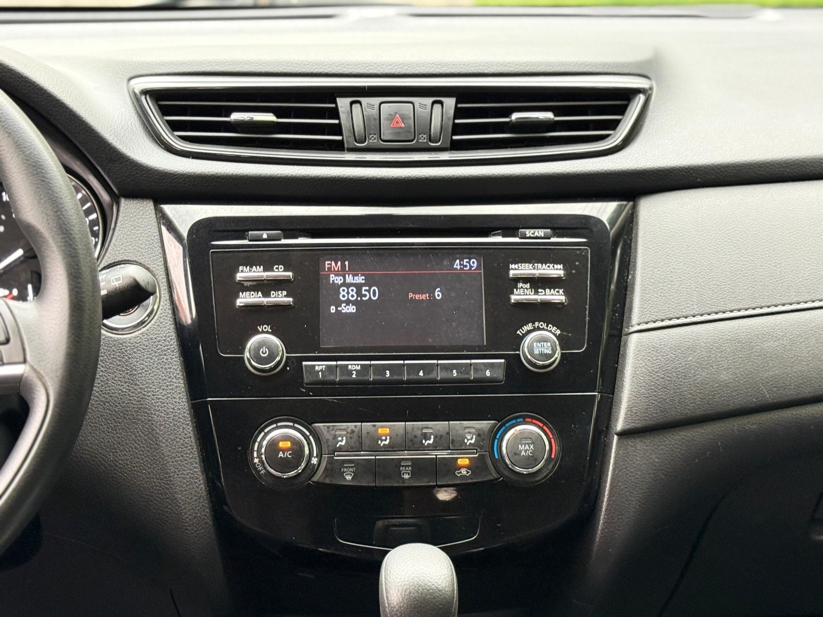Nissan X-Trail T32 — foto 14 de 21