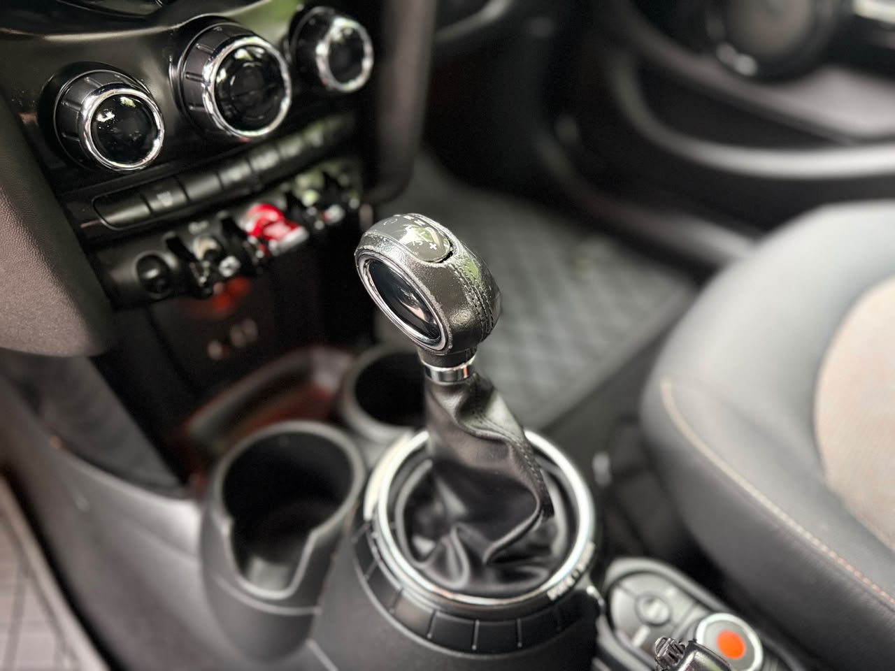 MINI Cooper F55 1.5 Turbo Pepper — foto 17 de 22