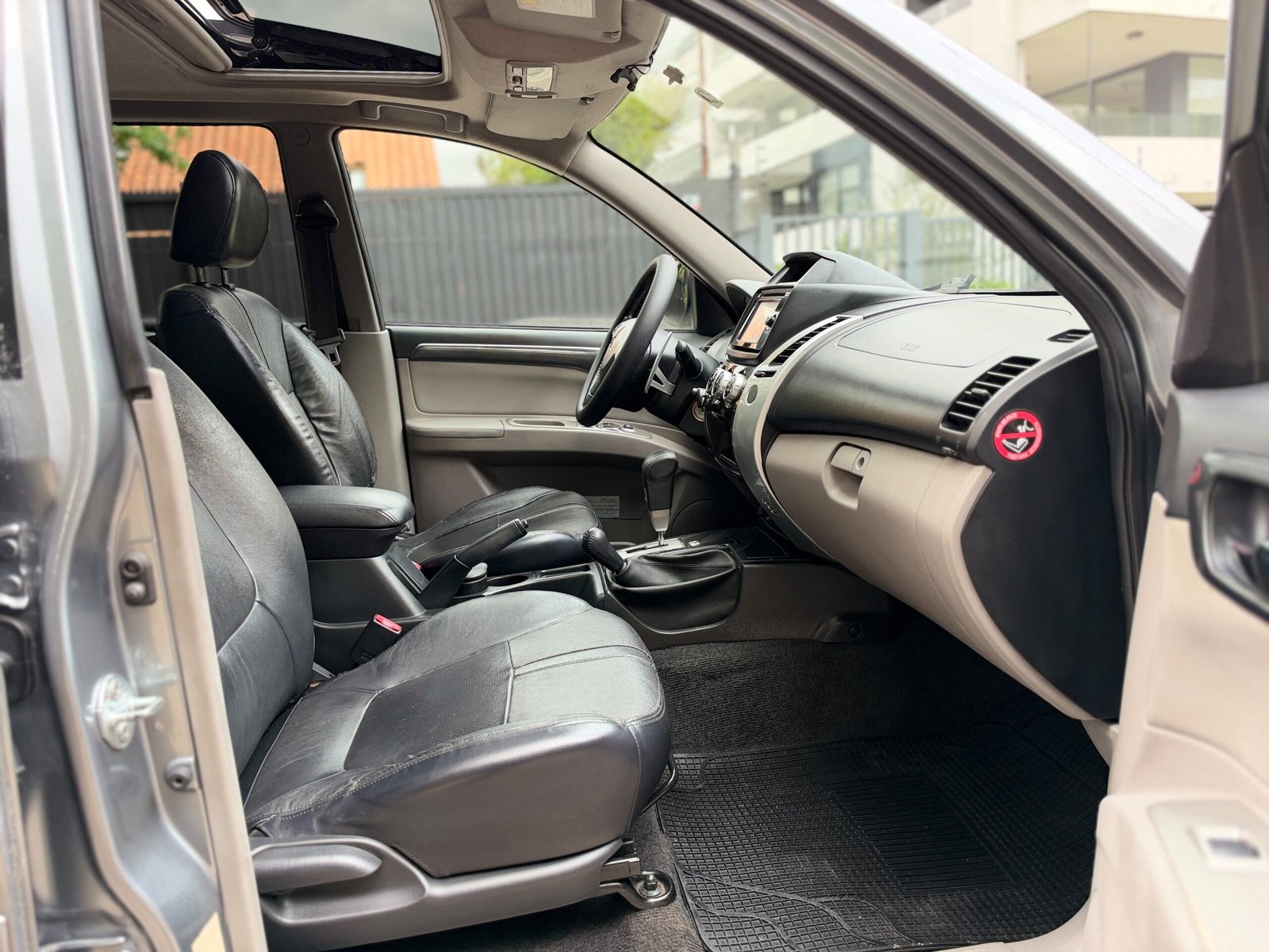 Mitsubishi Montero Sport Limited 2.5 Turbo Diésel At4×4 — foto 17 de 21