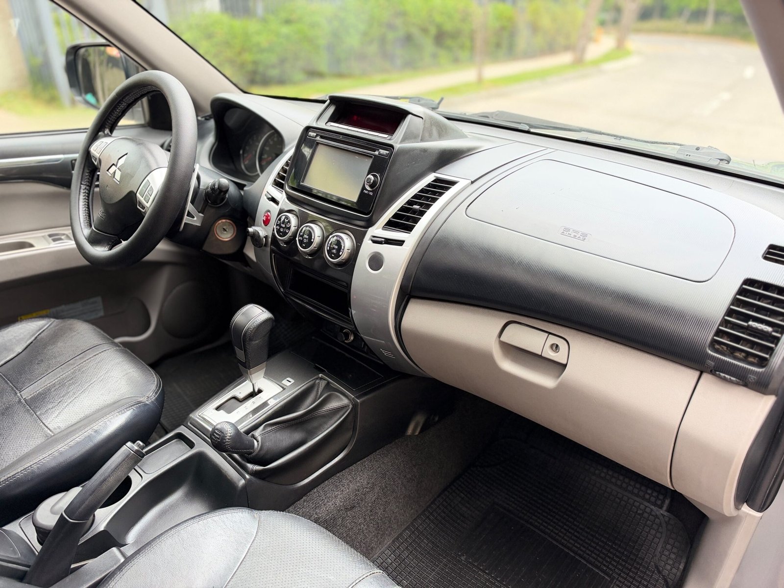 Mitsubishi Montero Sport Limited 2.5 Turbo Diésel At4×4 — foto 19 de 21