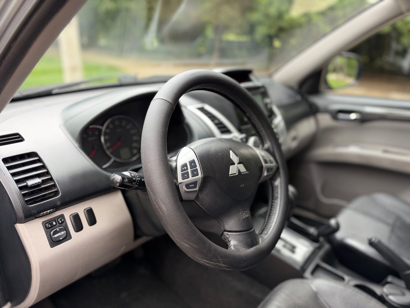 Mitsubishi Montero Sport Limited 2.5 Turbo Diésel At4×4 — foto 12 de 21